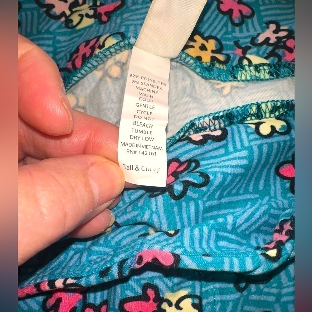 Lularoe TC blue ditsy floral legging. Perfect Summer floral! NWOT - Picture 4 of 6